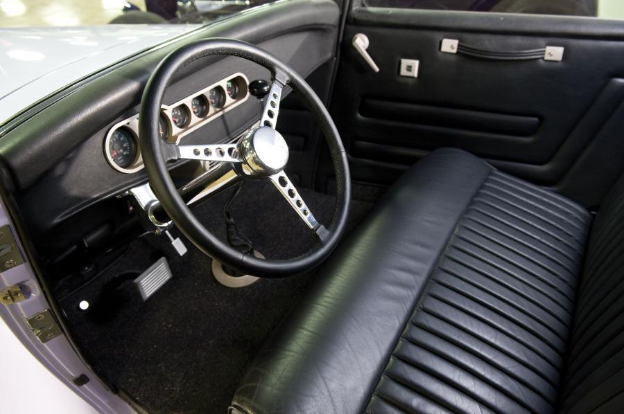  Ford 3-Window Hot Rod Coupe 1932 года  (фото 7 из 9)